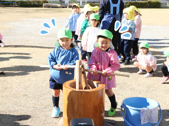 【年少組】杵が重たくてつくのが大変だった