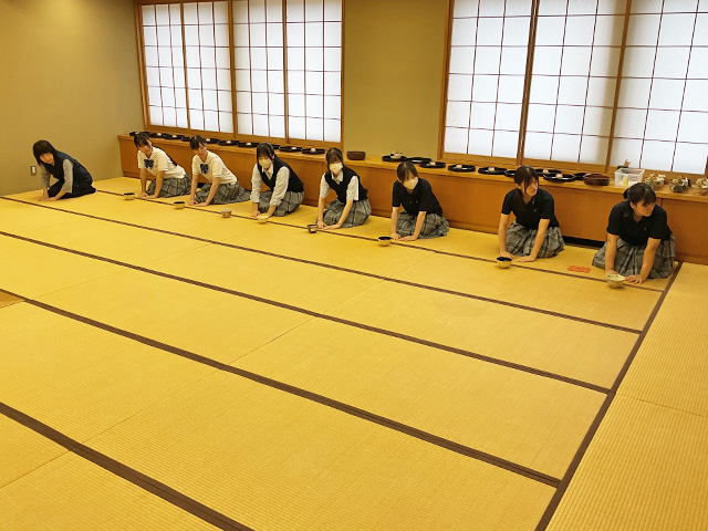 お先に～
