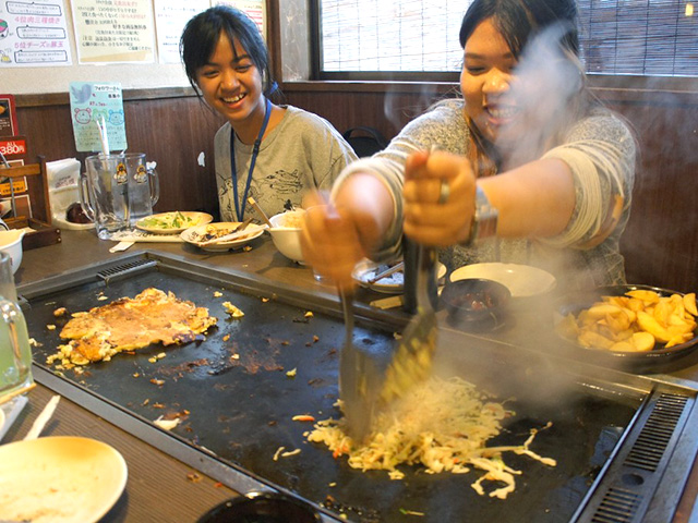 もんじゃ焼きにも挑戦