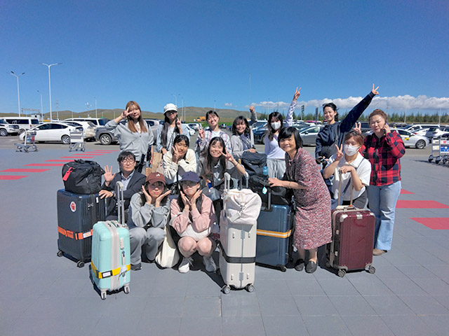 チンギスハーン国際空港集合写真