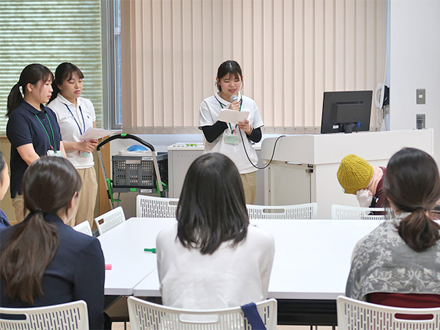 実習での学びを発表する学生達