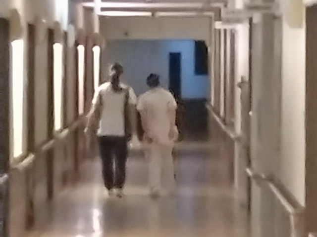 3:00 巡視の時間です。この時間から起き始める入所者さんもいます