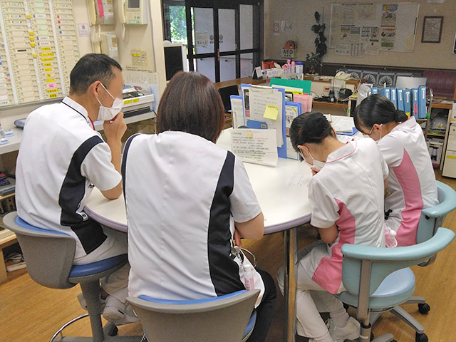 9:00　夜勤者から日勤者へ申し送りを行い夜勤実習は終了しました　お疲れさまでした!