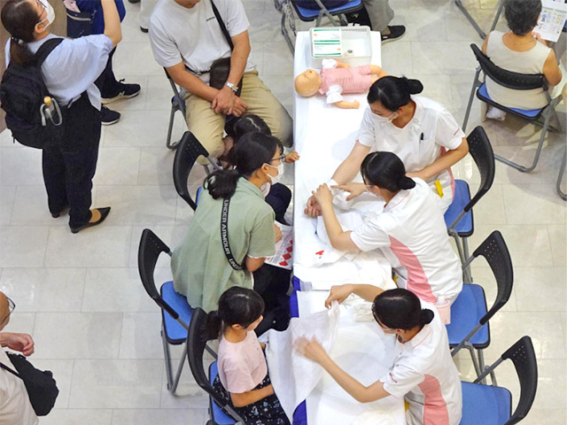 包帯法による応急手当てを実践しました