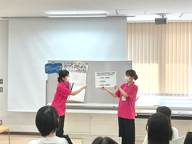 体験授業の様子：学生による健康教育①