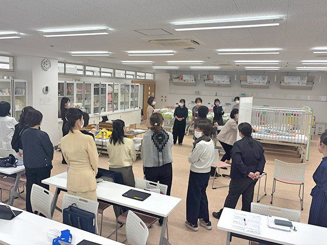 記録者2名は、実施者の言動をホワイトボードにすべて記録していく