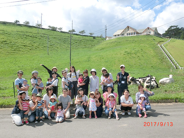 モーランド本吉へ遠足　手を開いて伸ばしているのが私