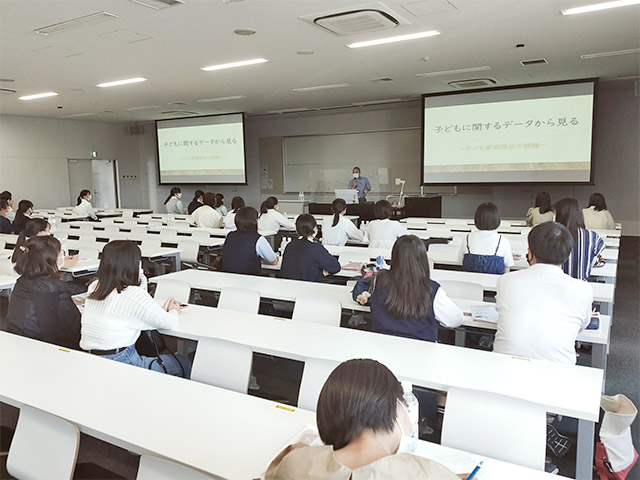 保育科での学びを体験していただきました