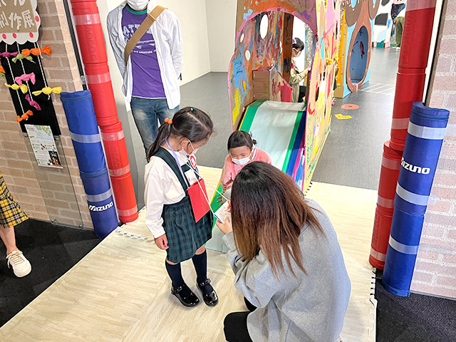 保育科2年生「ダンボール制作展」