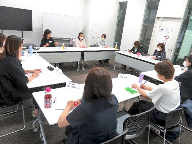 グループ懇談会の様子