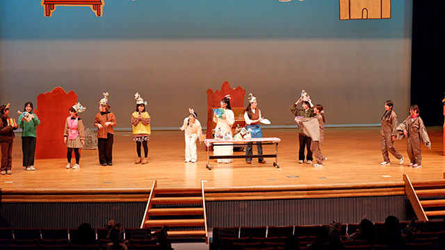 劇「どんぐりむらのぼうしやさん」