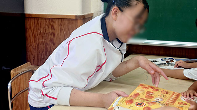子どもと一緒に絵本を読みました
